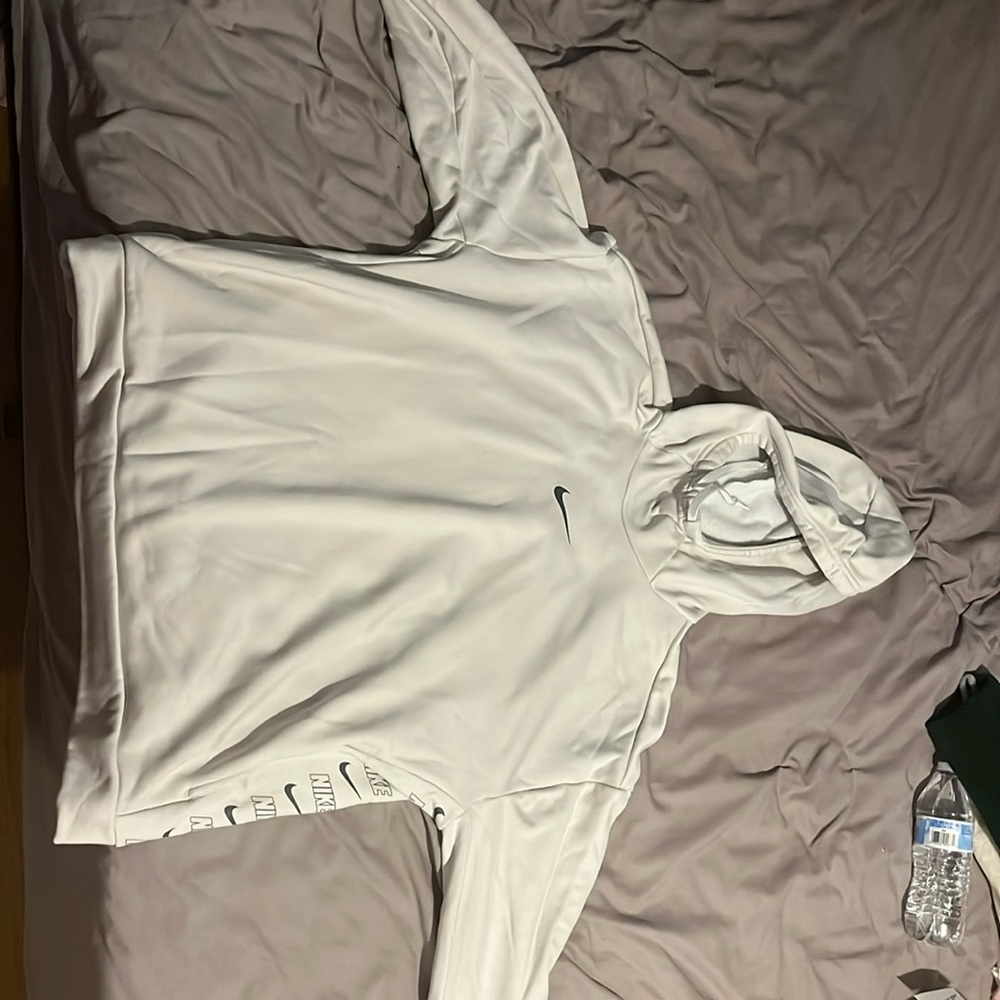 White nike sweatshirt